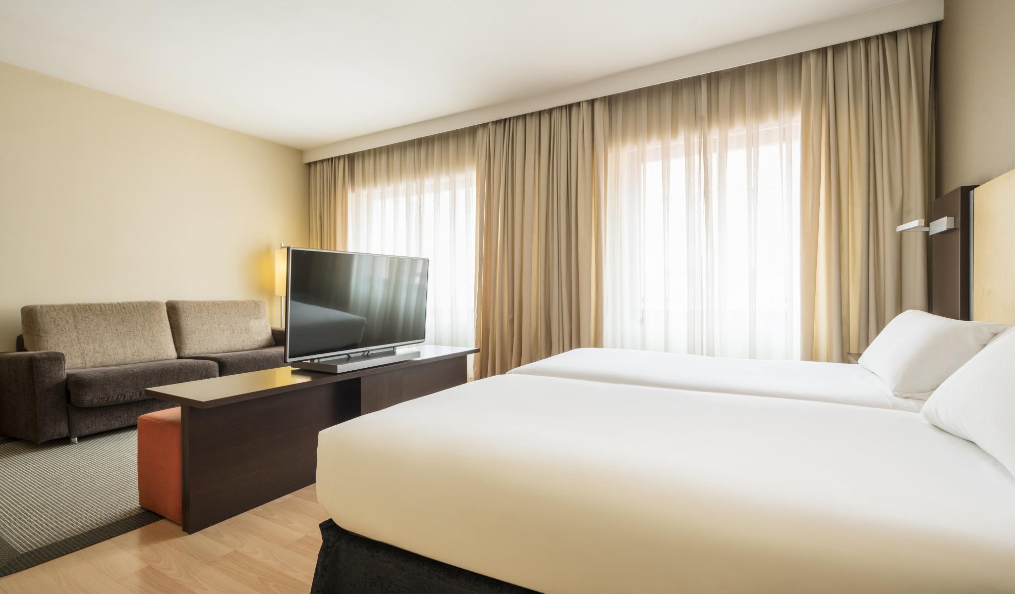 Ilunion Hotel 4*