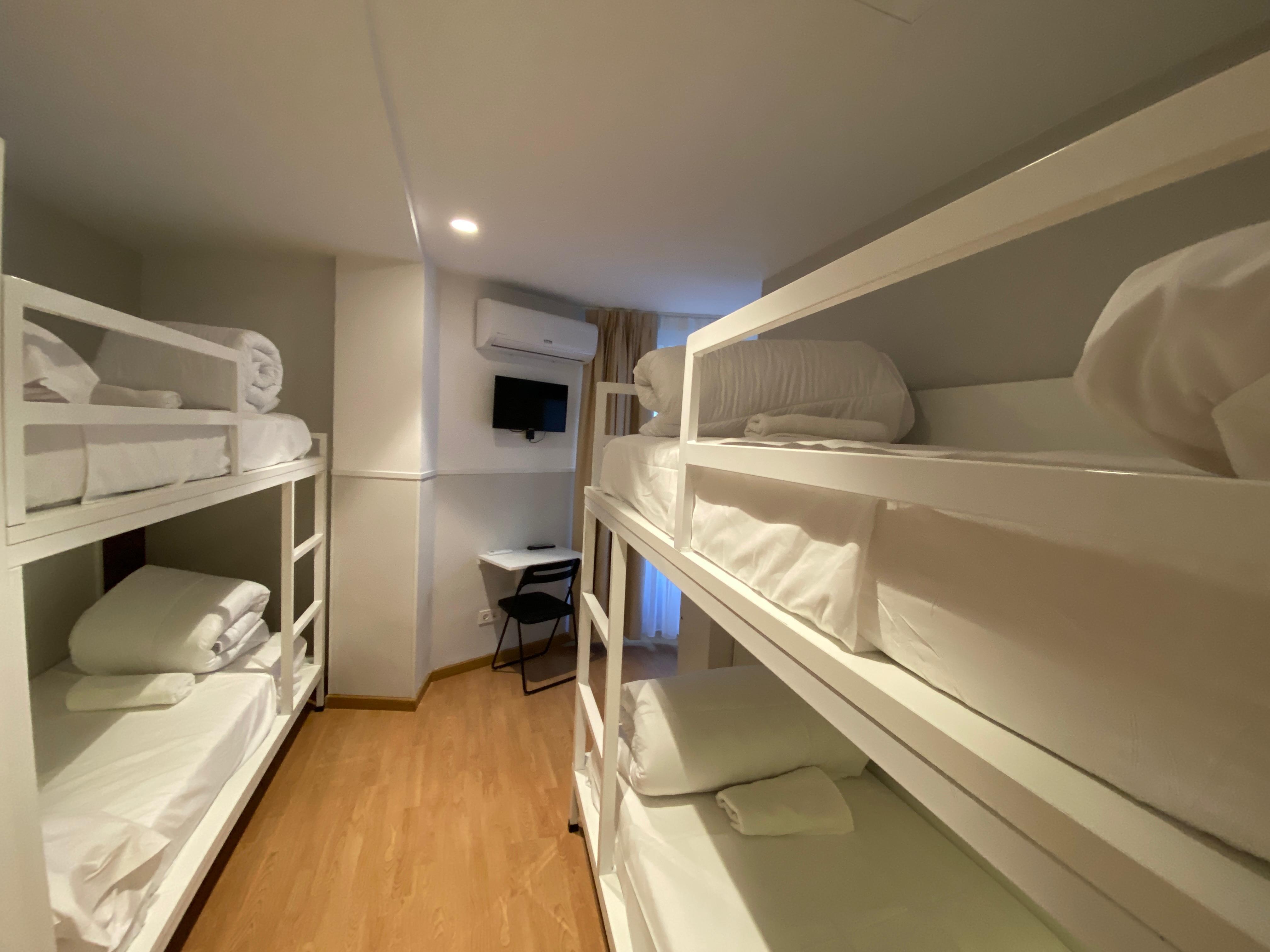 Far Gran Via Hostel