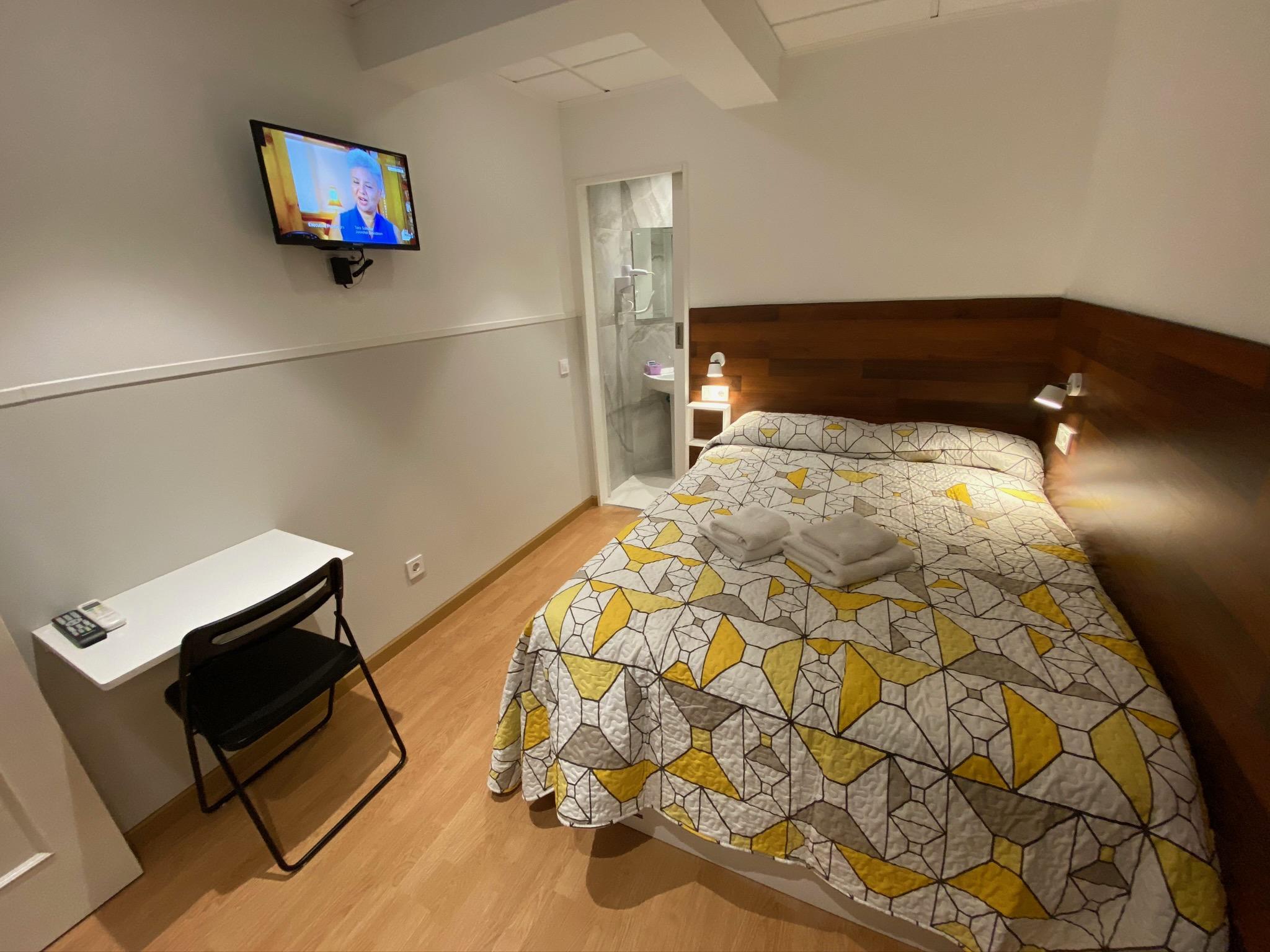 Far Gran Via Hostel *