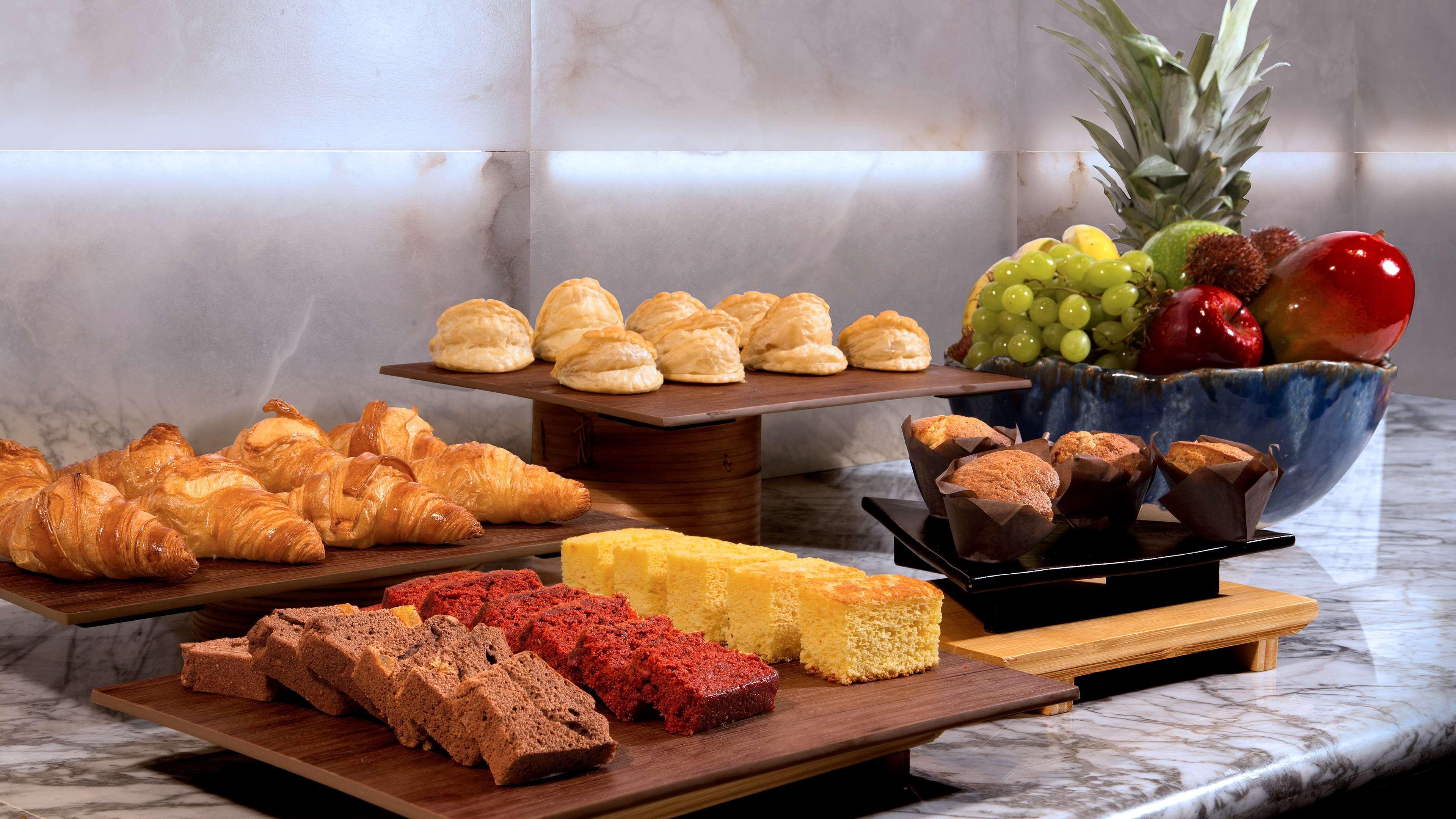 Doubletree By Hilton Madrid-prado Hotel Madrid