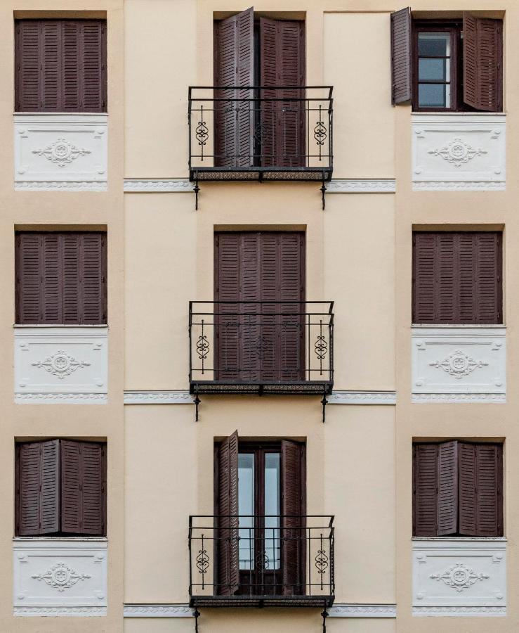 Bob W Arte Apartahotel Madrid