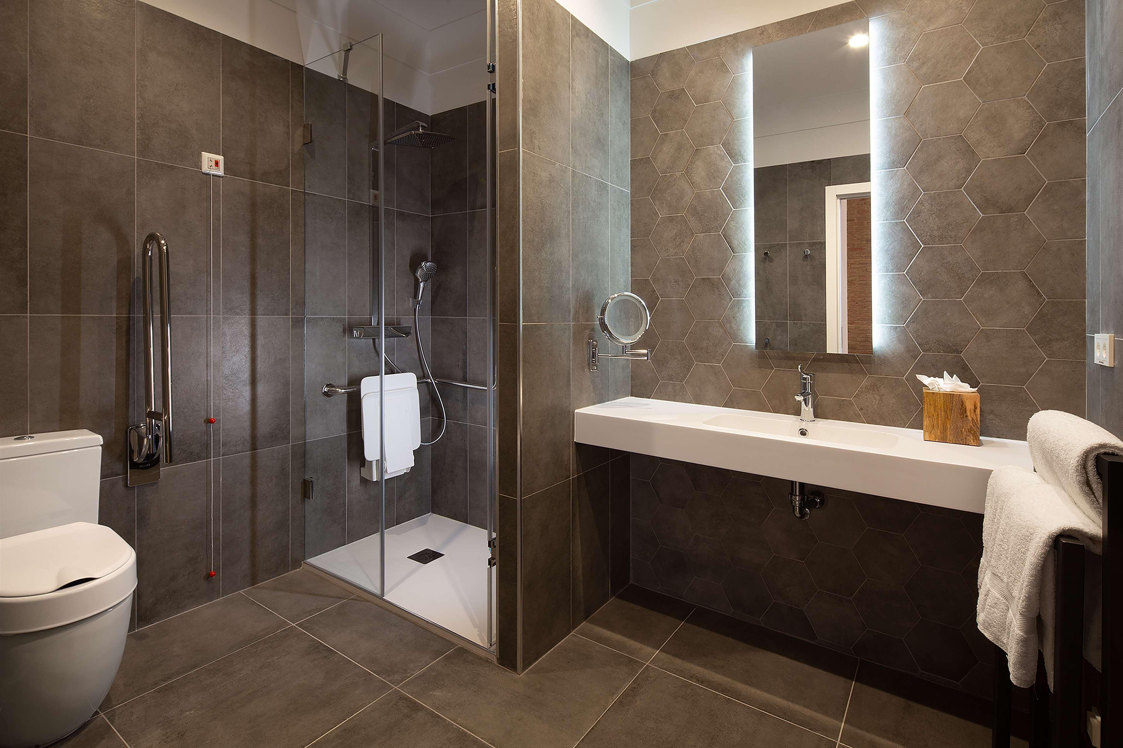 Hotel Atocha Madrid, Tapestry Collection By Hilton 4*