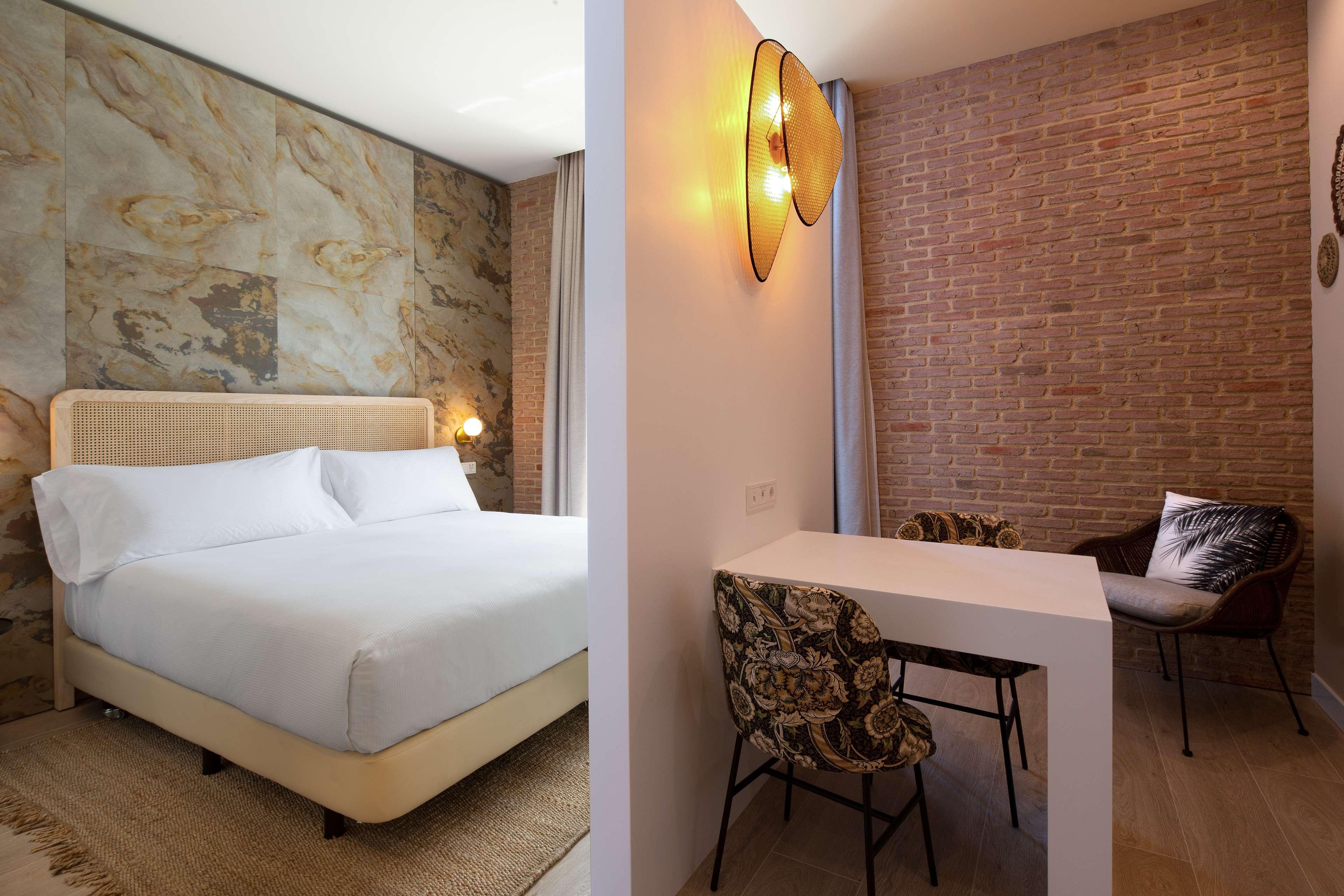 Hotel Atocha Madrid, Tapestry Collection By Hilton