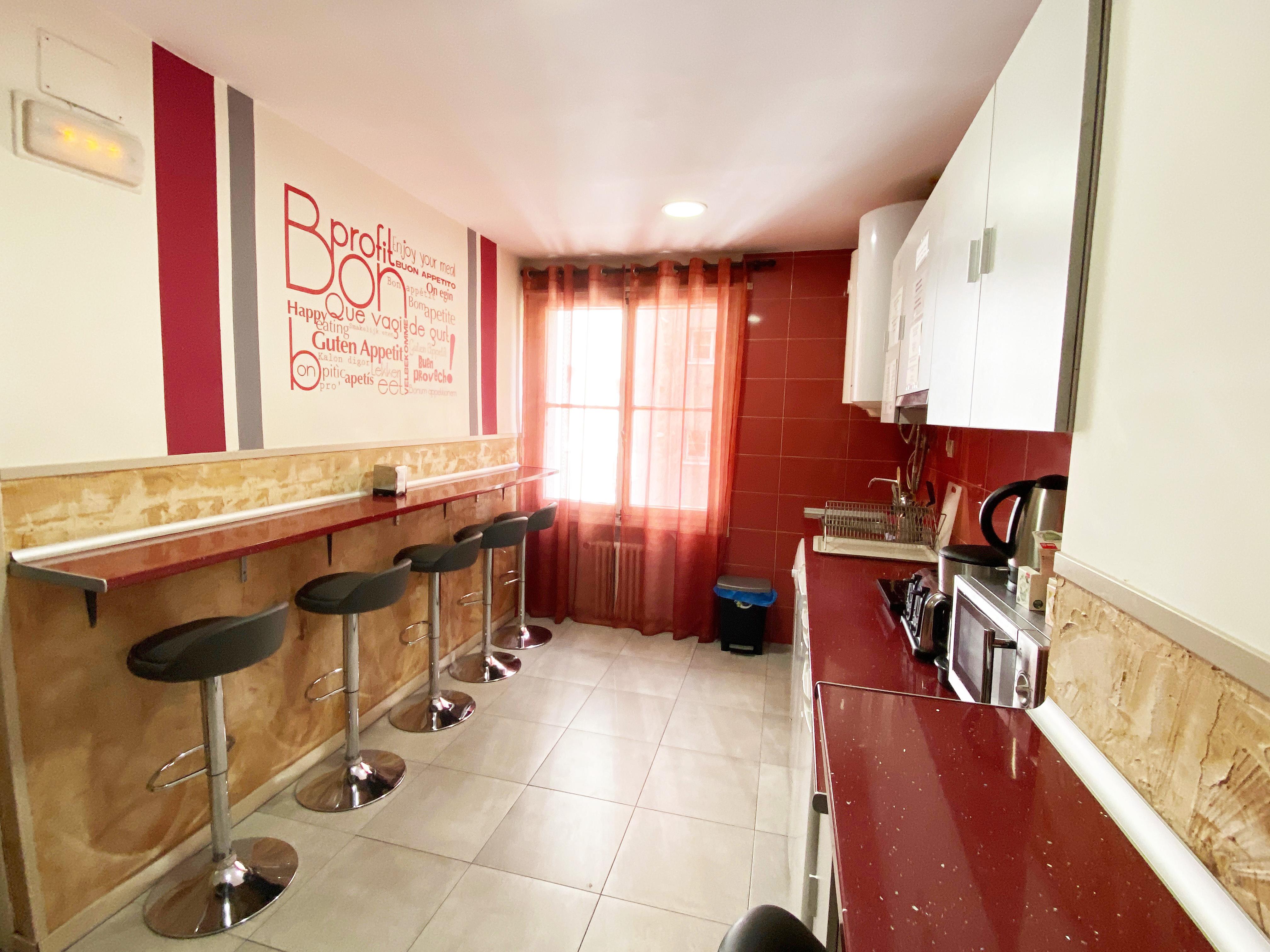 Muchomadrid Hostal *