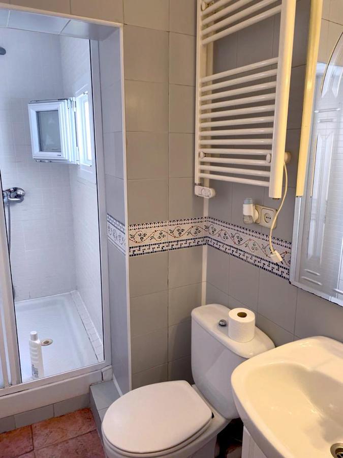Bed and breakfast Gran Via Valverde & Parking Madrid