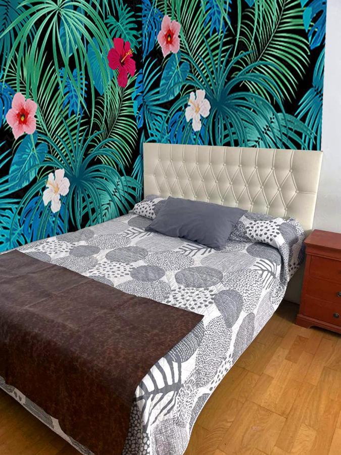 Bed and breakfast Gran Via Valverde & Parking *