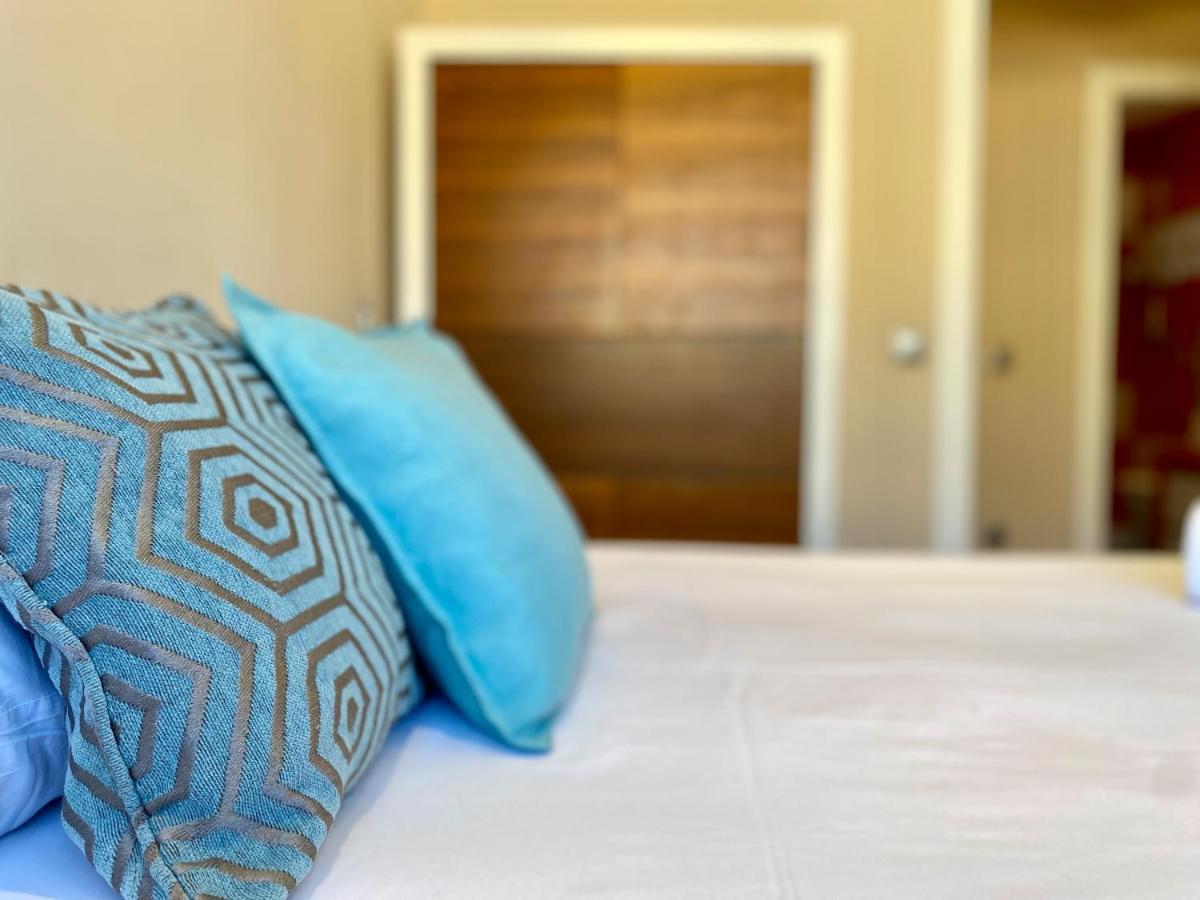 Charming Blasco De Garay -