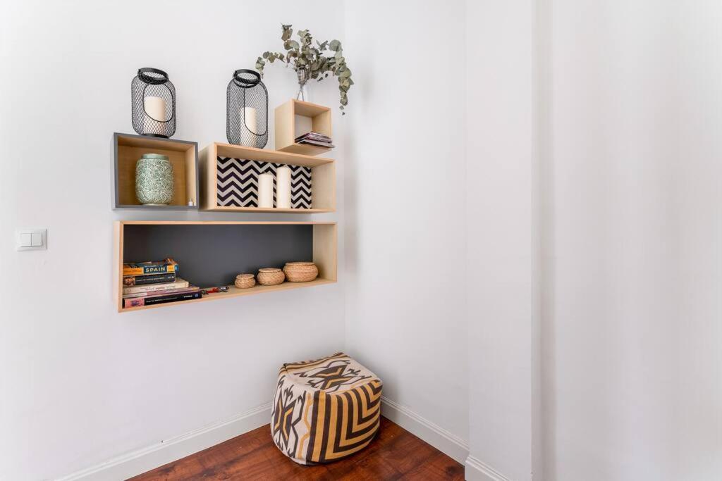 Modern In Downtown Area-2beds 1bath-plaza Mayor Apartamento
