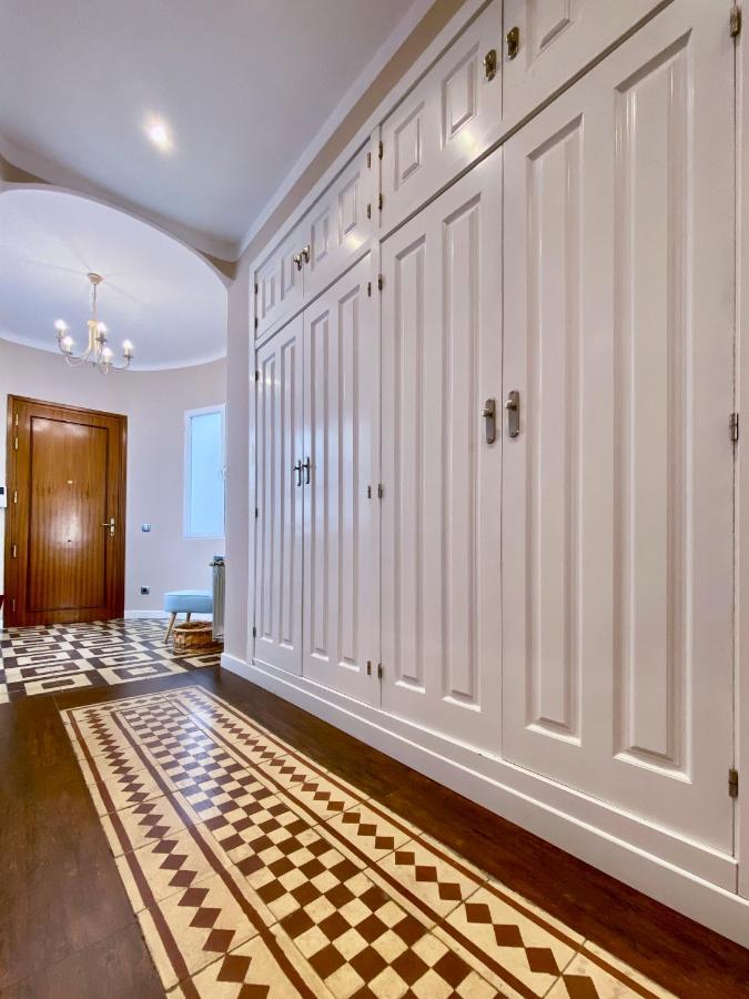 Charming Blasco De Garay -