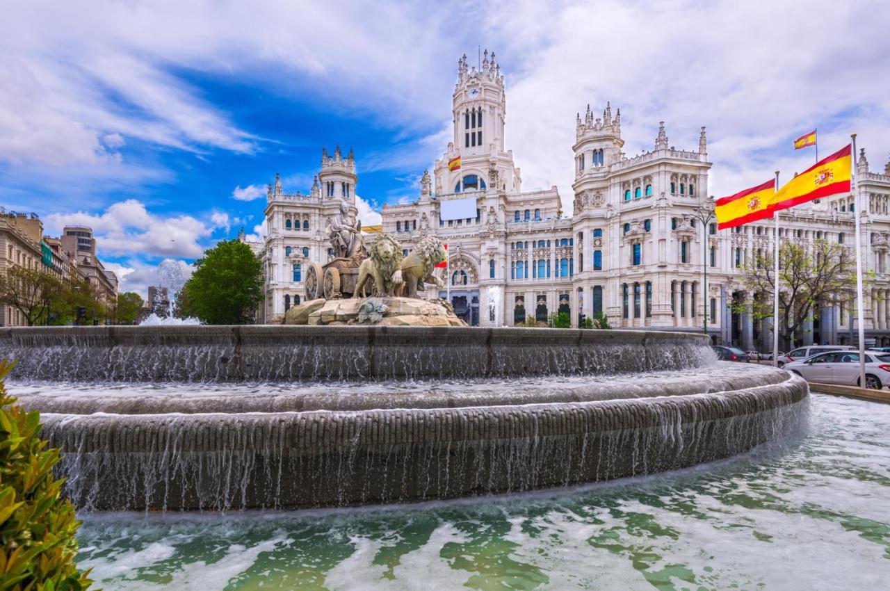 Bookingham ★apartaments & * Madrid