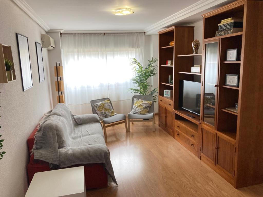 Grande, 2 + Garaje Apartamento *