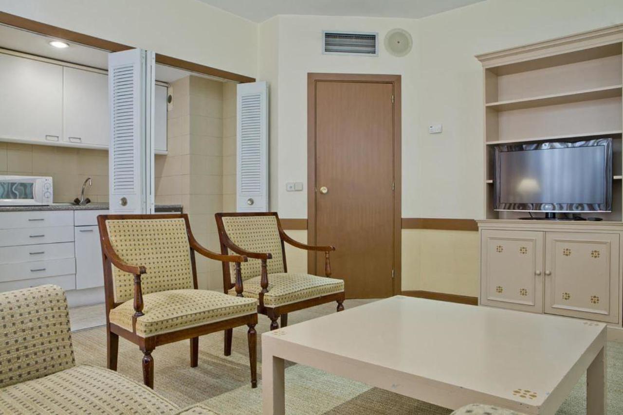 Espahotel Plaza Basílica Apartahotel 3*