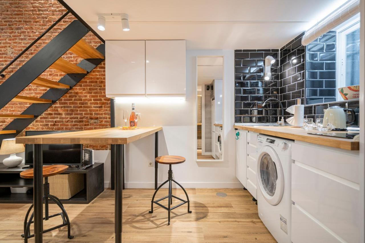 Apartamento Dúplex Con Patio Centro Mpe35 *