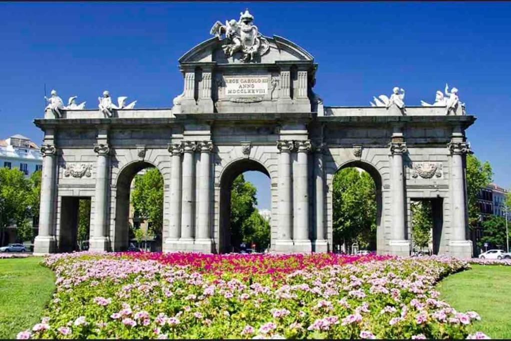 Céntrico Y Cómodo Apto En Opera - Palacio Real Apartamento *