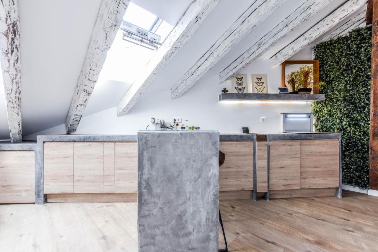 Charming Atico La Latina Apartment *