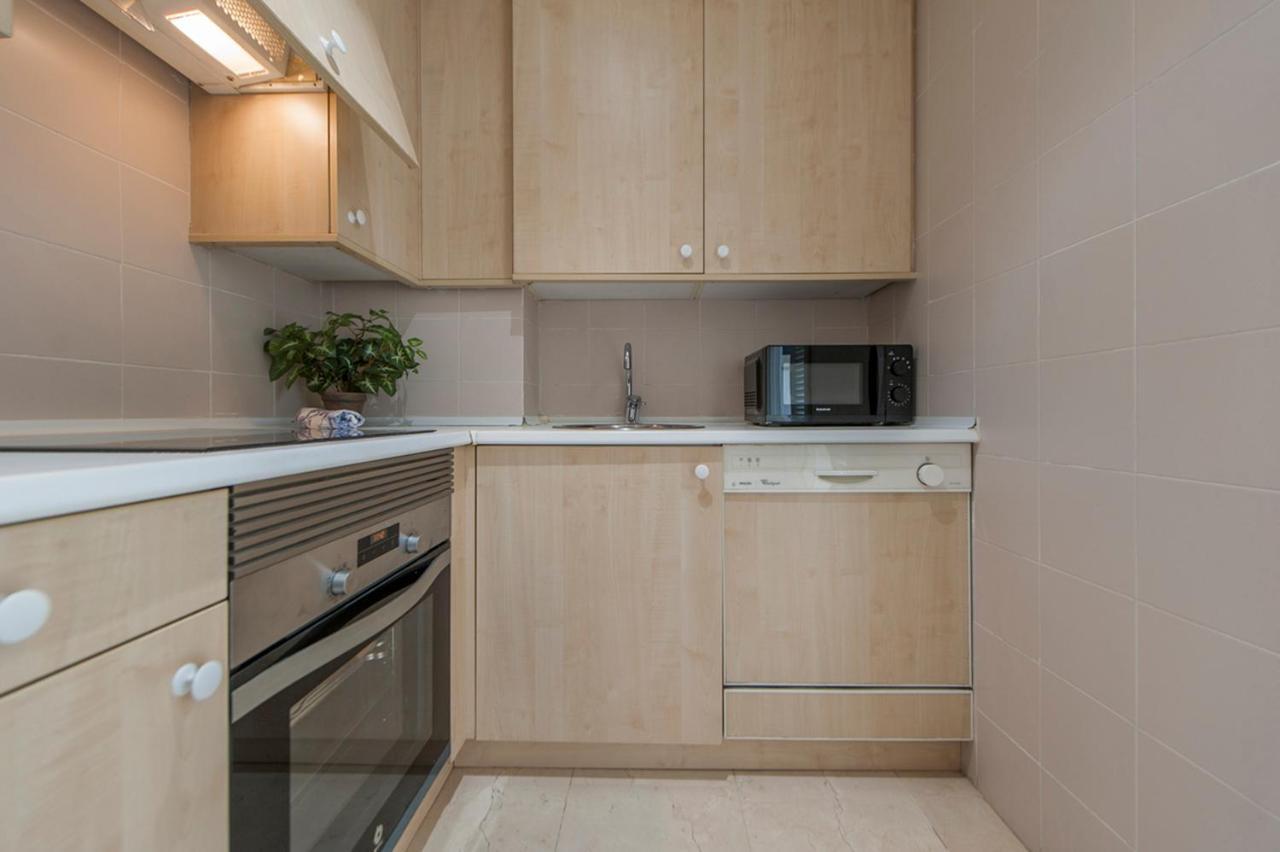 Luminoso Y Elegante En Urbanizacion De Lujo En Aravaca - / Con Piscina, Gimnasio Y Parking Privado Con Portero Y Vigilancia Apartment *