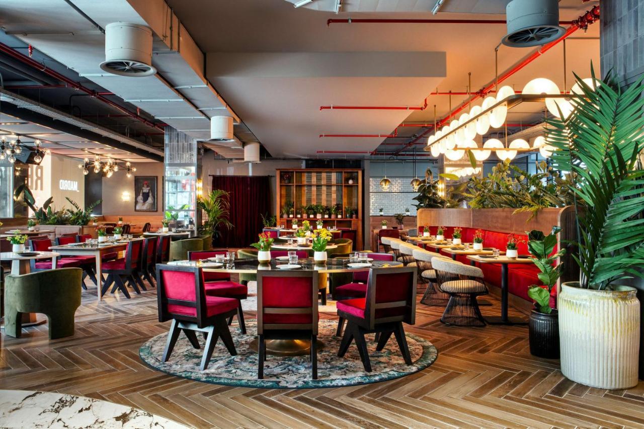 Radisson Red Hotel