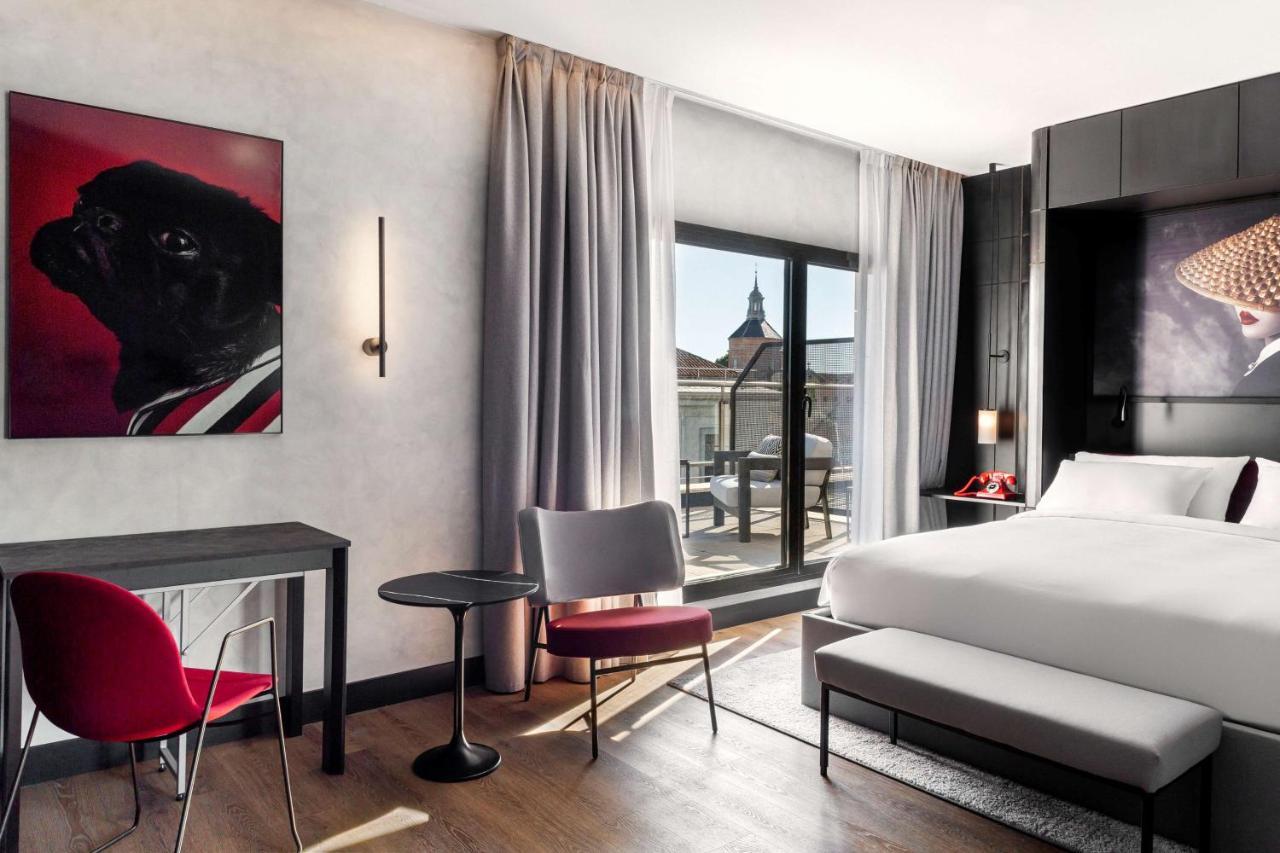Radisson Red Hotel