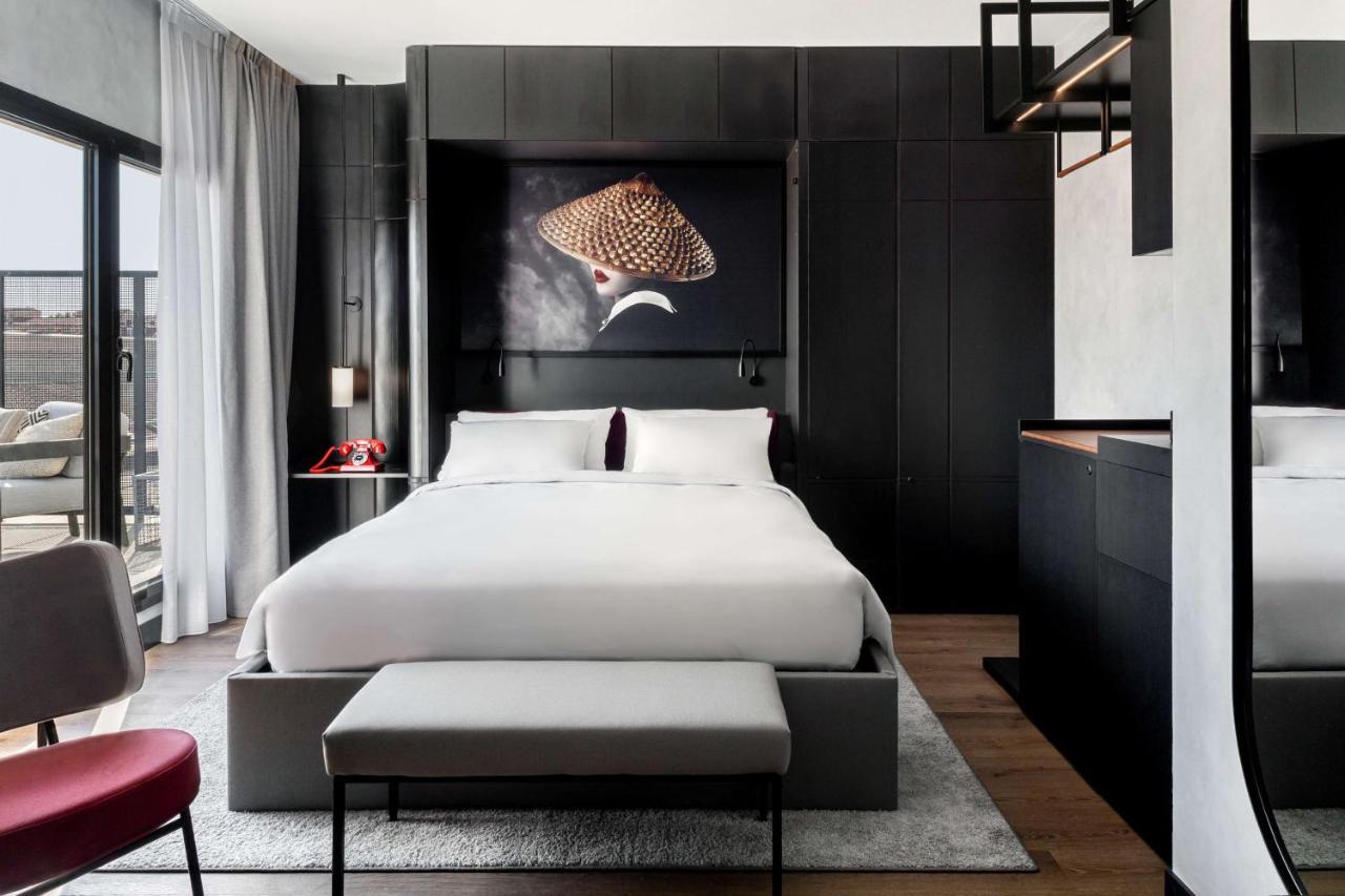 Hotel Radisson Red 4*