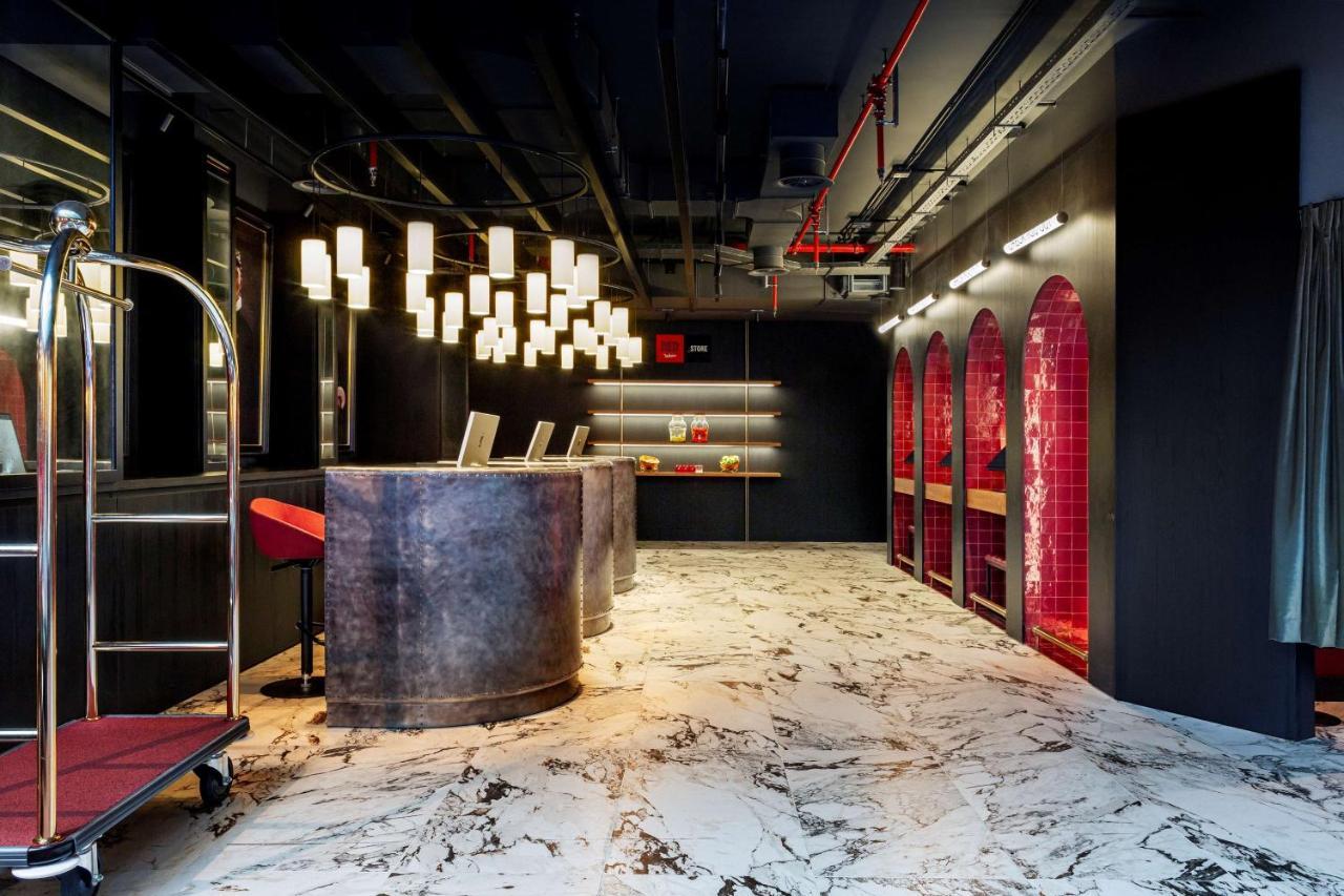 Radisson Red Hotel
