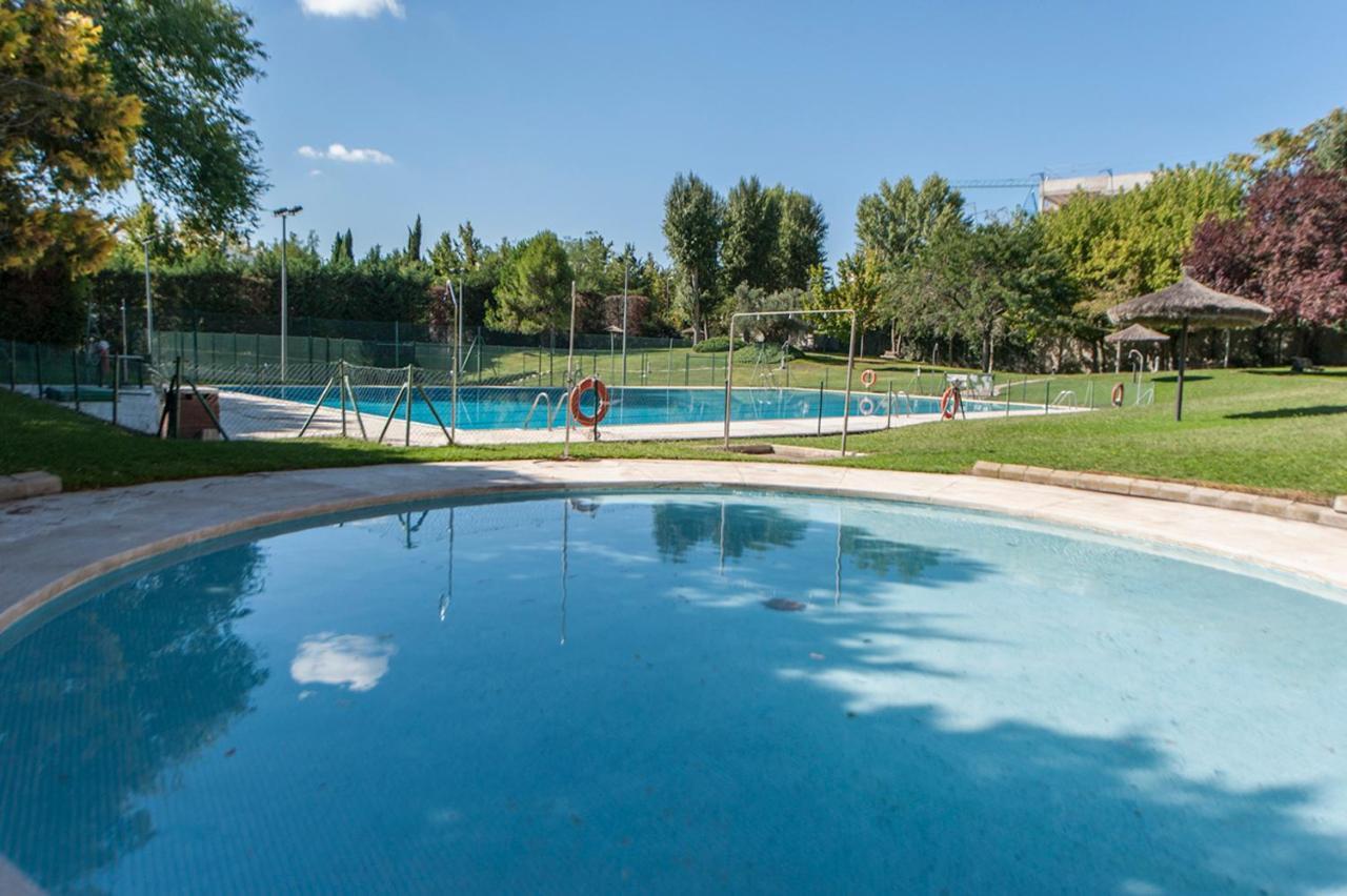 Luminoso Y Elegante En Urbanización De Lujo En Aravaca – / Con Piscina, Gimnasio Y Parking Privado Con Portero Y Vigilancia *