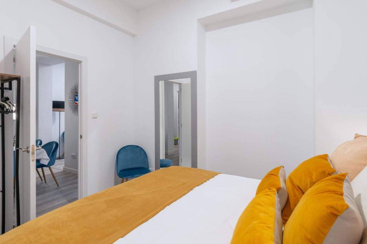 Apartment Francina Groups Teatro Real, By Monaro*****