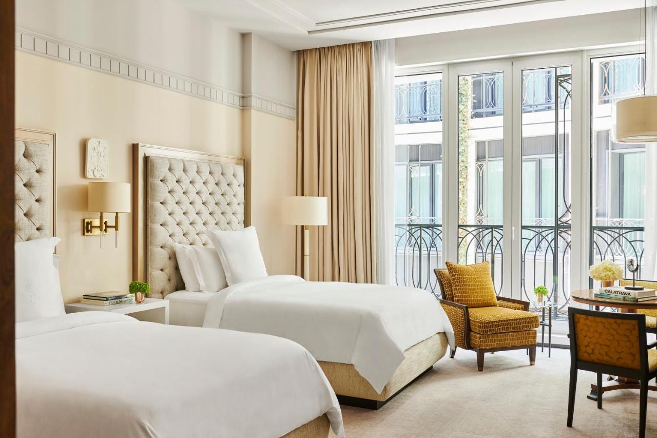 Four Seasons Hotel 5*