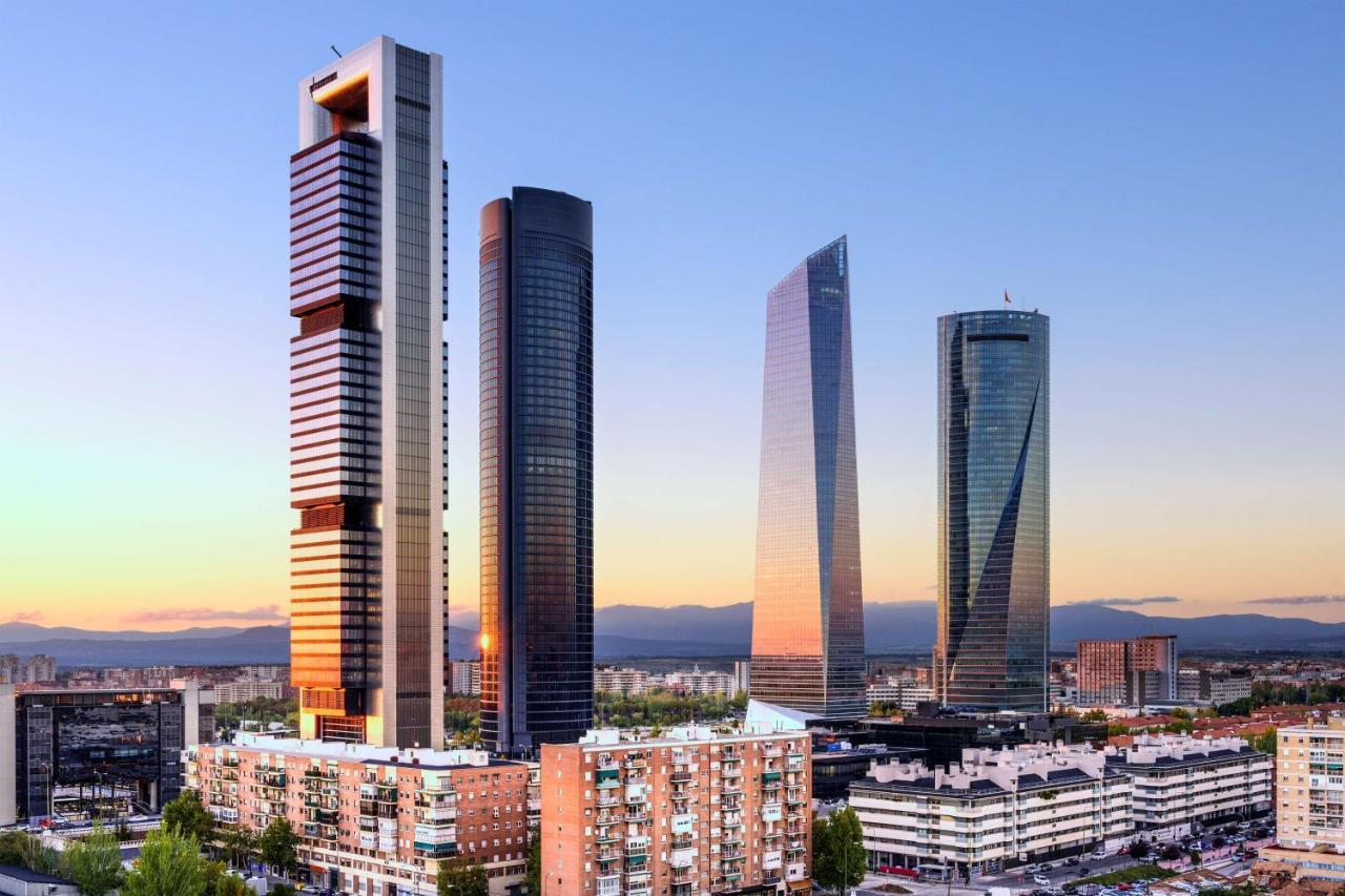 Hotel Radisson Red 4*
