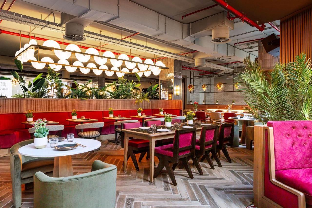 Radisson Red Hotel