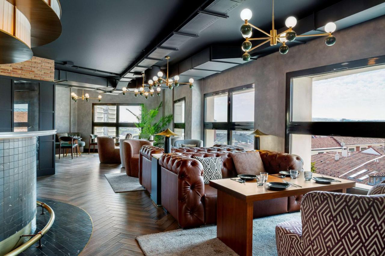 Hotel Radisson Red