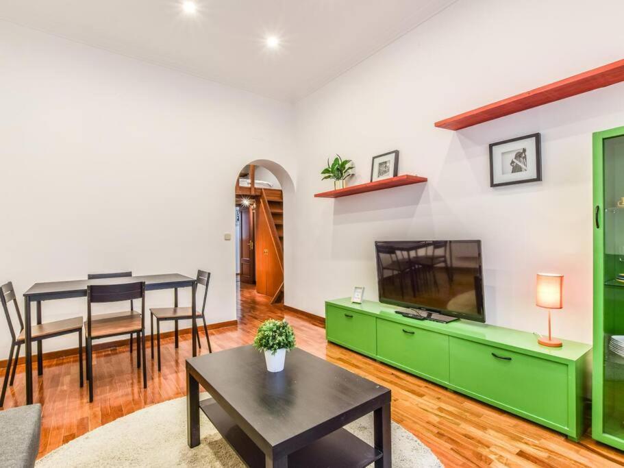 Apartamento Puente De Segovia Apartment *