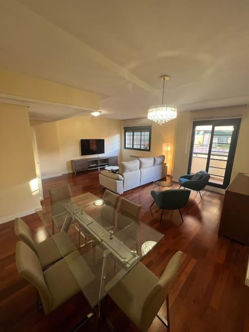Apartamento Stunning 3 Bedroom Flat, All Exterior In Chamberi Madrid