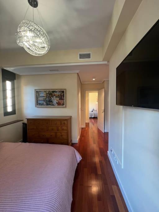 Stunning 3 Bedroom Flat, All Exterior In Chamberi