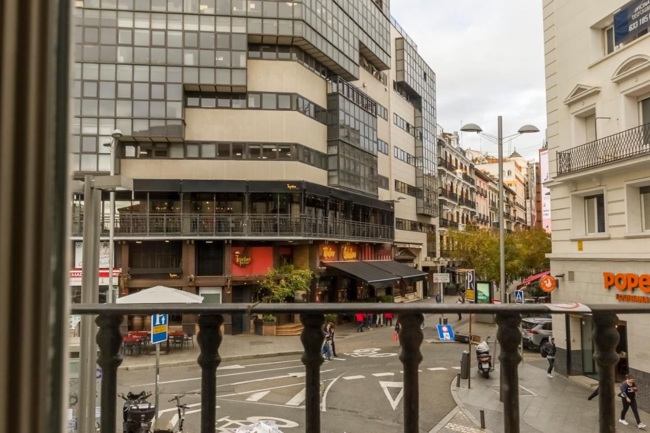 Santo - Coworking - Coliving - Hostal Madrid