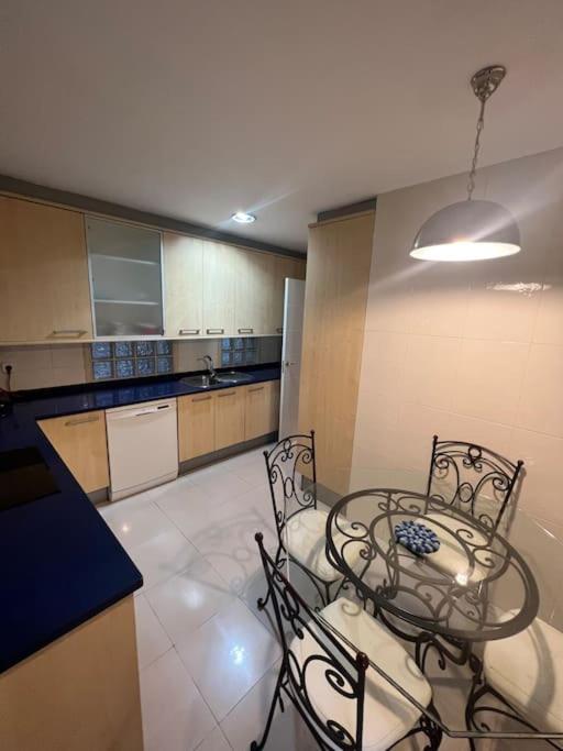 Stunning 3 Bedroom Flat, All Exterior In Chamberi *