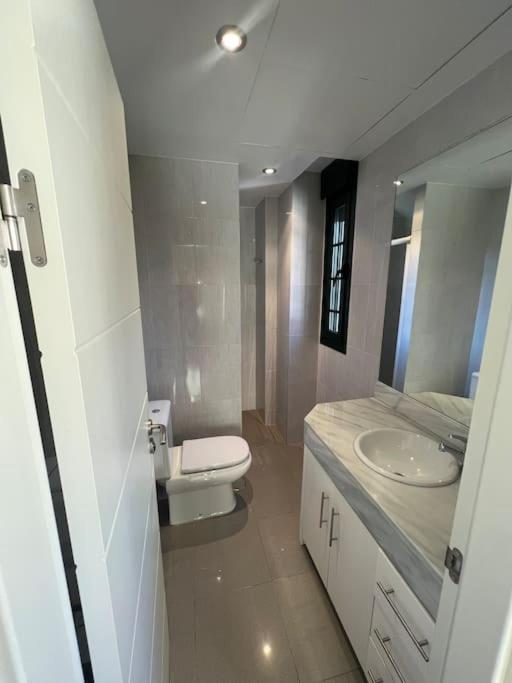 Apartamento Stunning 3 Bedroom Flat, All Exterior In Chamberi *
