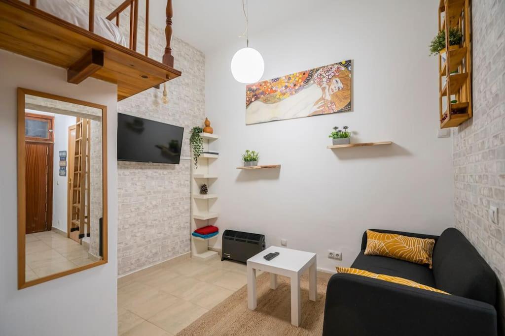 Near Embajadores And Atocha Apartment *