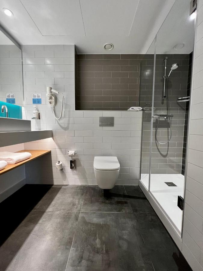 Express - - Airport By Ihg Hotel Madrid