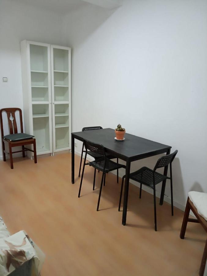 Apartamento En Calle Garci Nuno De 3 Madrid