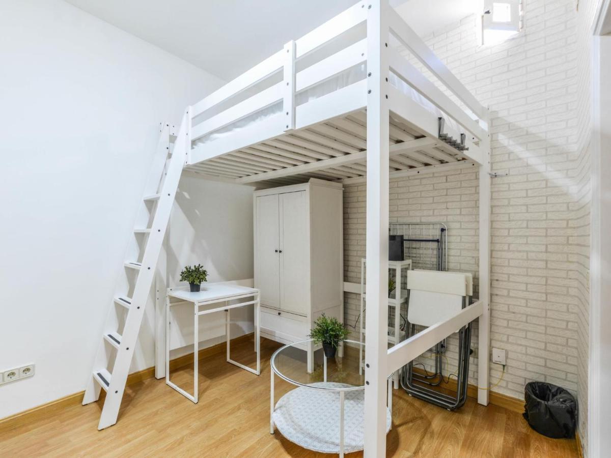 Apartamento En La Plaza De Cascorro Madrid