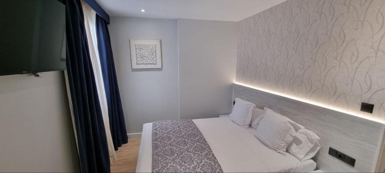 Ch La Petite Maison - Boutique - Pensión Madrid