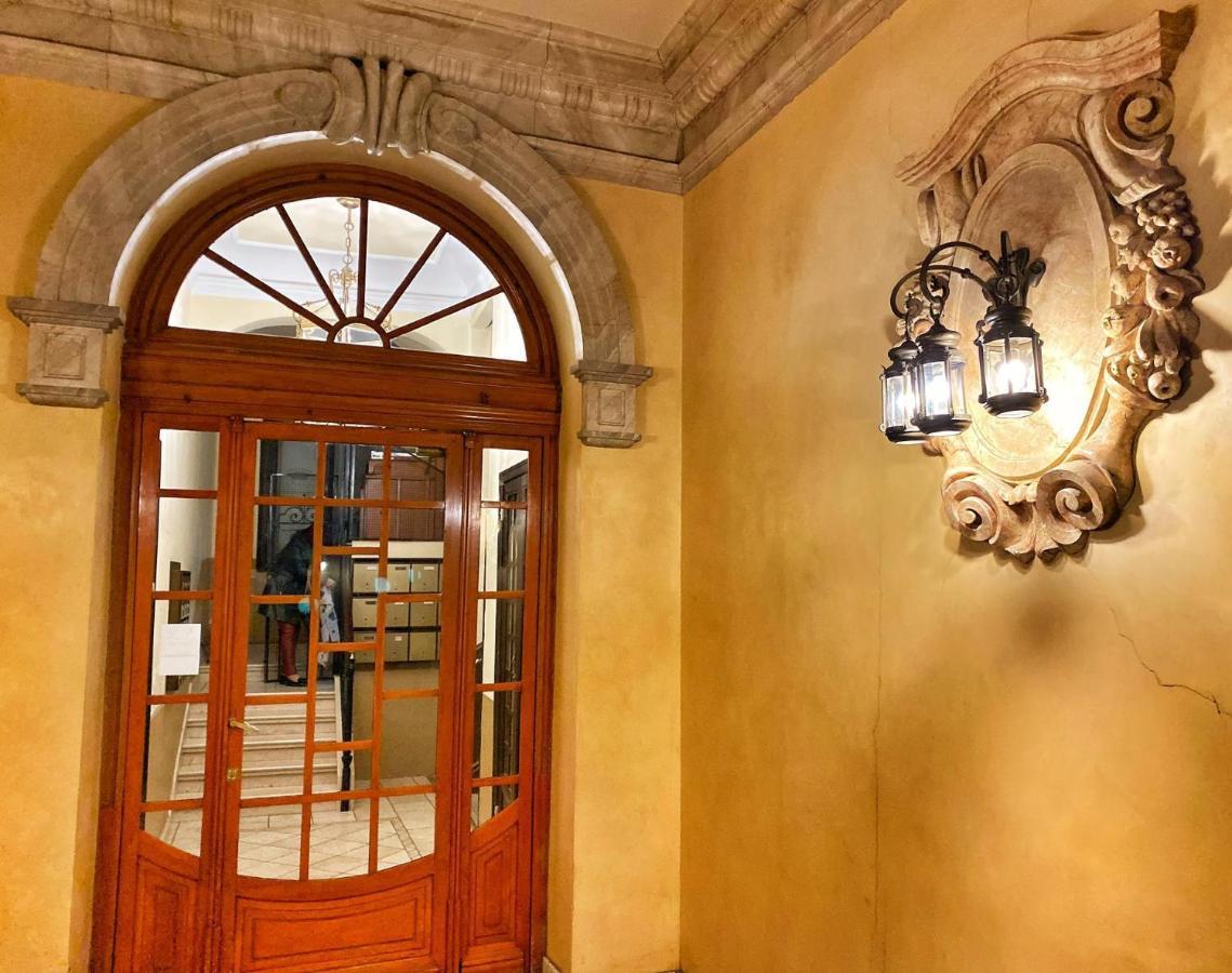 Apartamento In Monumental Square Center Madrid