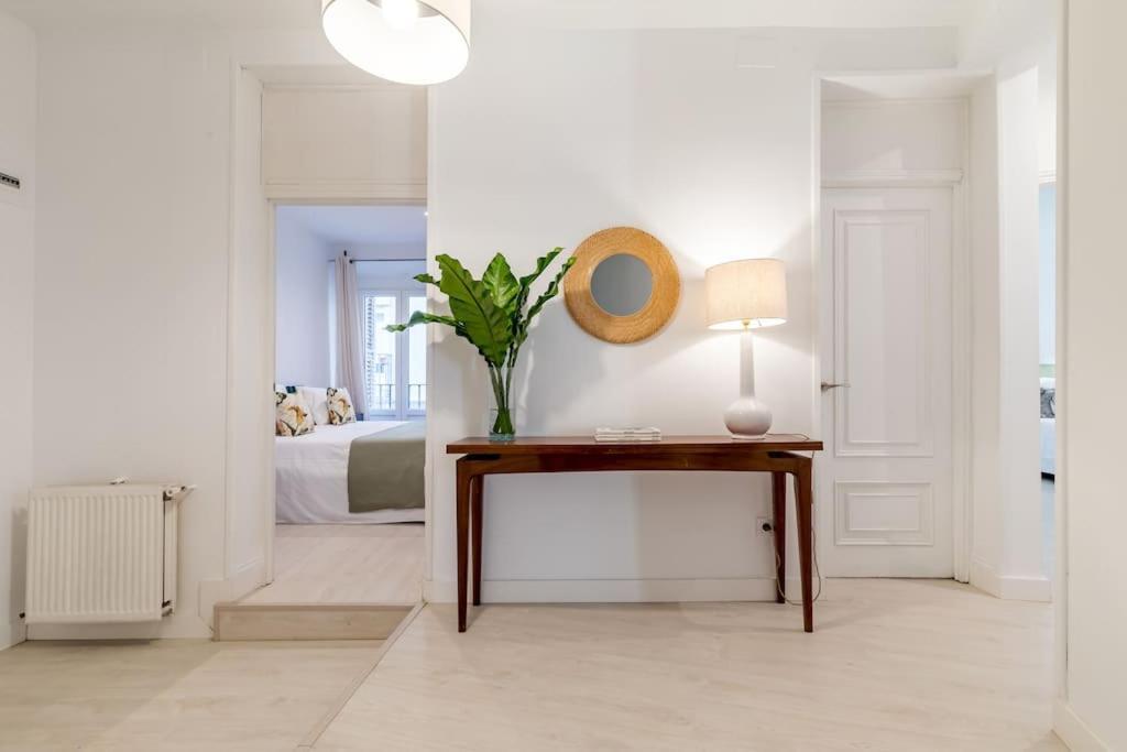 Luminoso Y Amplio Apartamento En Opera Madrid