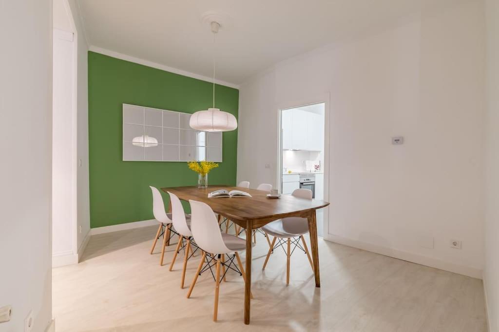 Luminoso Y Amplio Apartamento En Opera Madrid