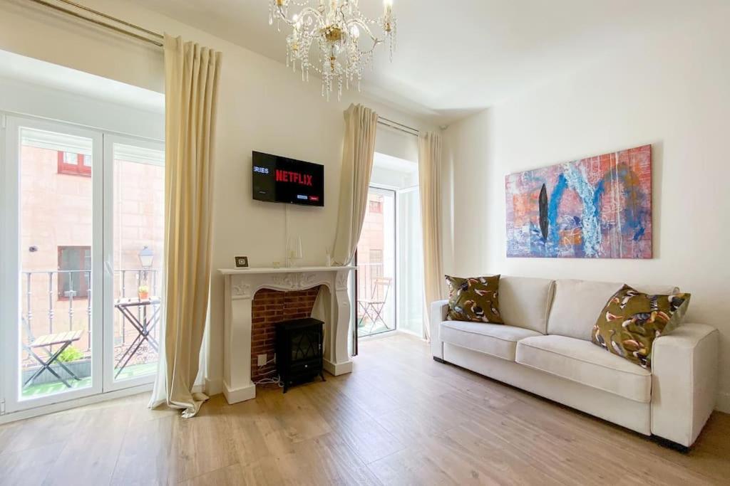 New Lavapies Spacious Flat, 2 Bedrooms And 2 Balconies Apartamento Madrid