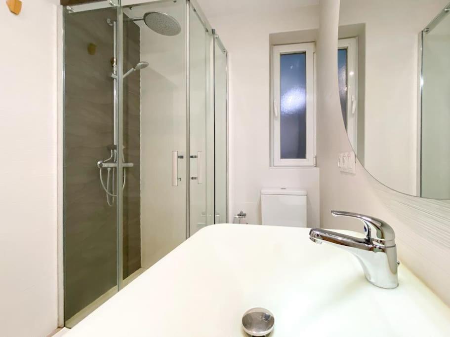 New Lavapies Spacious Flat, 2 Bedrooms And 2 Balconies