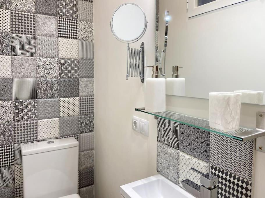 New Lavapies Spacious Flat, 2 Bedrooms And 2 Balconies Apartamento Madrid