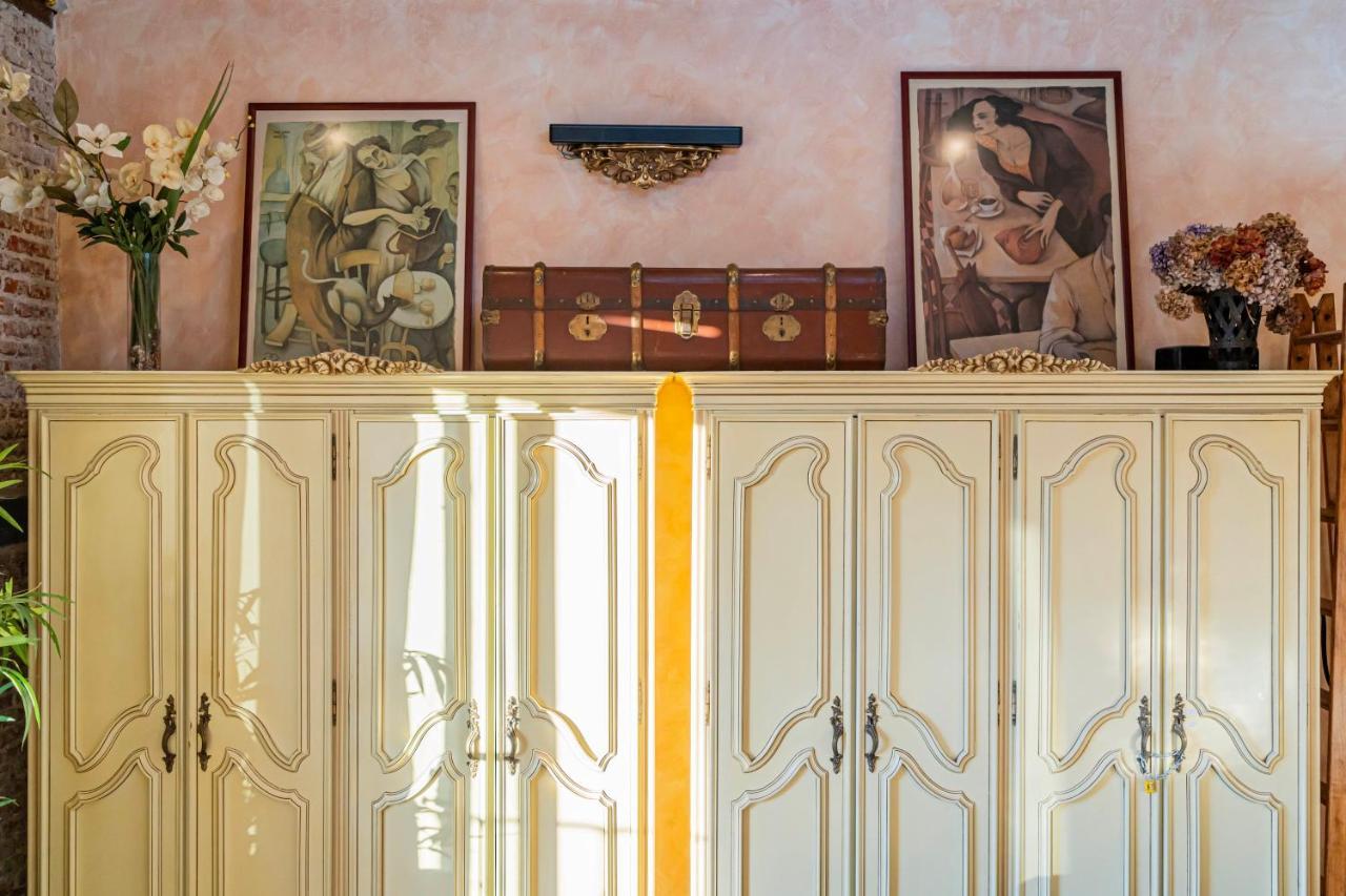 1851: Exceptional 19th Century In Apartamento *