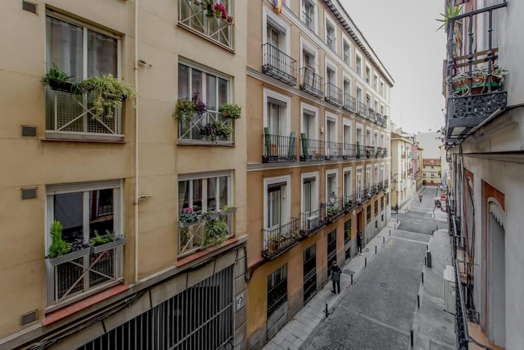Modern Apt 6px En La Plaza De Tirso De Molina