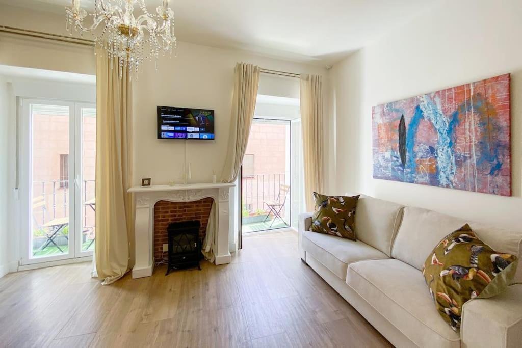 New Lavapies Spacious Flat, 2 Bedrooms And 2 Balconies Madrid